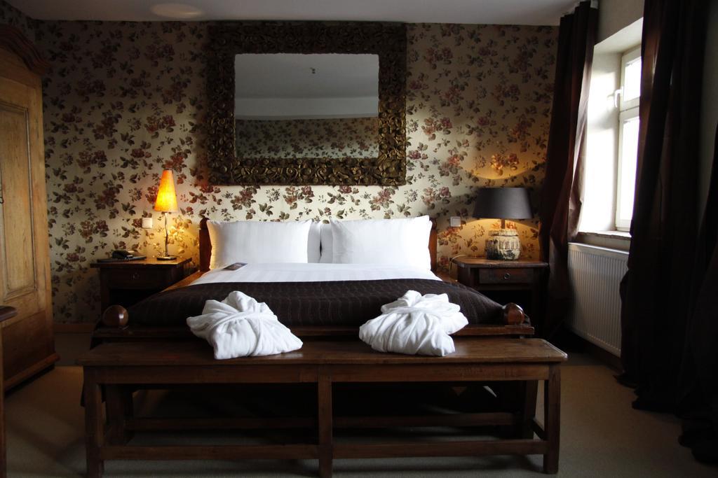 Zur Ewigen Lampe Romantisches Landhotel & Restaurant Нидегген Номер фото